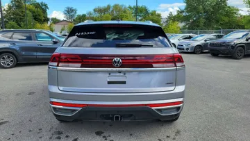 2024 Volkswagen Atlas Cross Sport - image 4