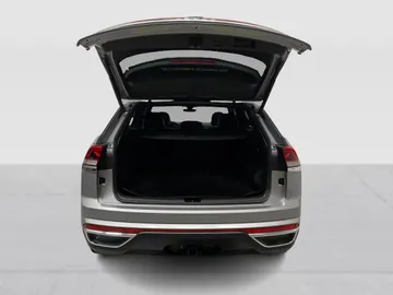 2024 Volkswagen Atlas Cross Sport - image 13