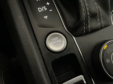 2021 Volkswagen Atlas Cross Sport - image 27