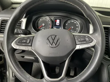 2021 Volkswagen Atlas Cross Sport - image 19