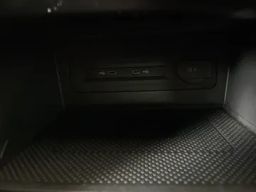 2021 Volkswagen Atlas Cross Sport - image 31