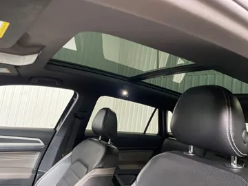 2021 Volkswagen Atlas Cross Sport - image 6