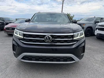 2021 Volkswagen Atlas Cross Sport - image 2