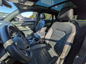 2023 Volkswagen Atlas Cross Sport - image 7