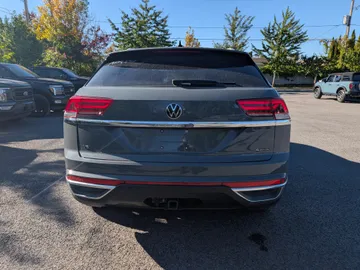 2023 Volkswagen Atlas Cross Sport - image 4