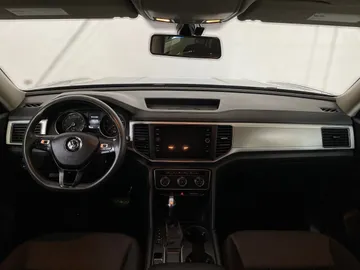 2018 Volkswagen Atlas - image 4