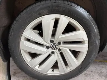 2021 Volkswagen Atlas - image 8
