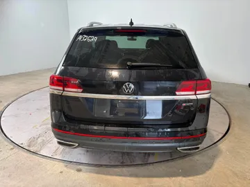 2021 Volkswagen Atlas - image 4