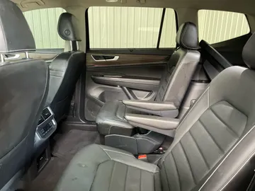 2024 Volkswagen Atlas - image 16
