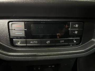 2024 Volkswagen Atlas - image 32