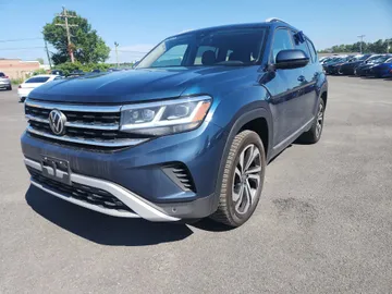 2022 Volkswagen Atlas - image 3