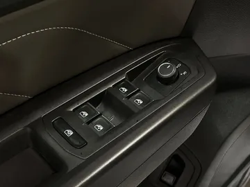 2022 Volkswagen Atlas - image 25