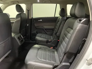 2022 Volkswagen Atlas - image 16