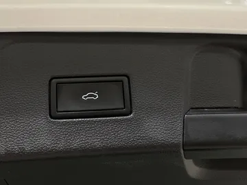 2022 Volkswagen Atlas - image 34