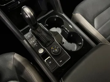 2022 Volkswagen Atlas - image 28