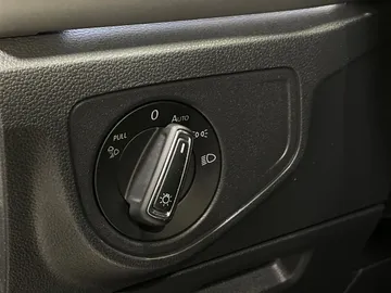 2022 Volkswagen Atlas - image 30