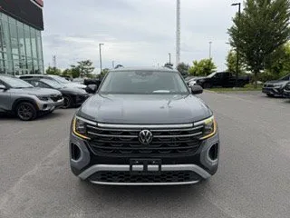 2024 Volkswagen Atlas - image 2