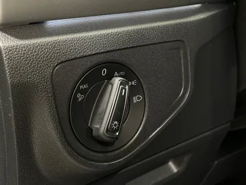 2023 Volkswagen Atlas Cross Sport - image 29