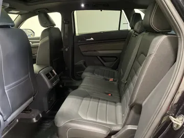 2023 Volkswagen Atlas Cross Sport - image 16