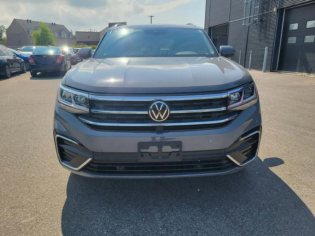 2022 Volkswagen Atlas Cross Sport — photo 2