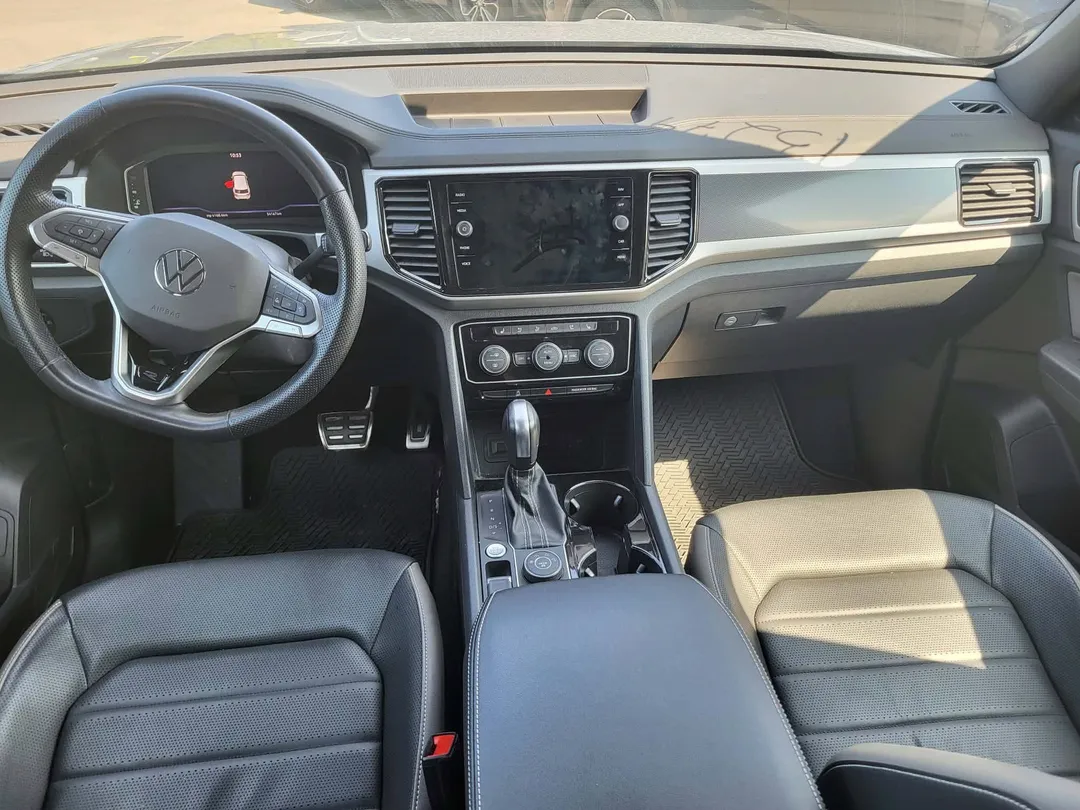2022 Volkswagen Atlas Cross Sport — photo 8