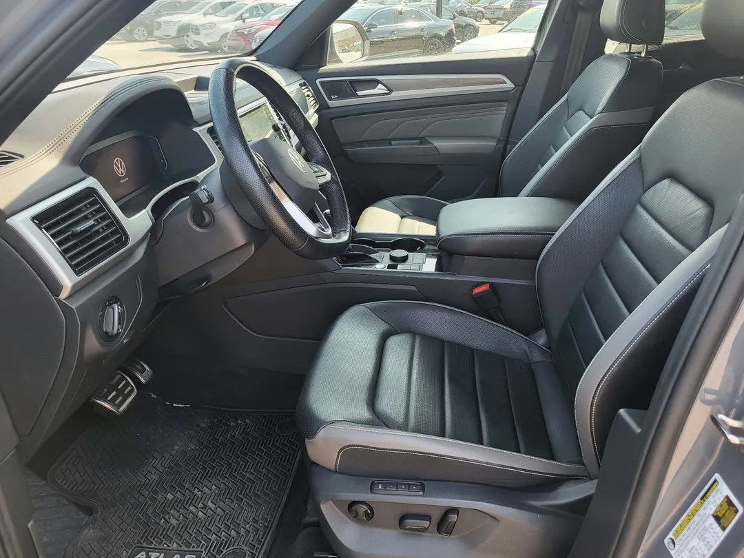 2022 Volkswagen Atlas Cross Sport — photo 7
