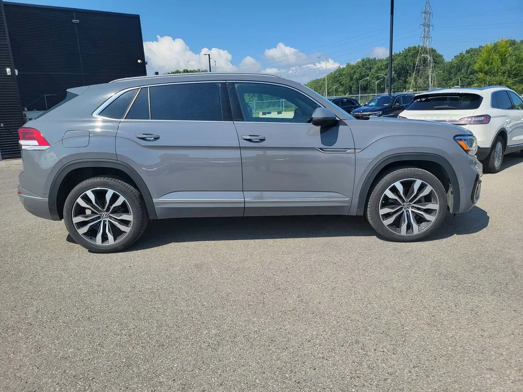 2022 Volkswagen Atlas Cross Sport — photo 5