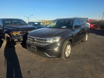 2023 Volkswagen Atlas - image 3