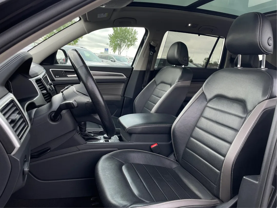 2022 Volkswagen Atlas — photo 3