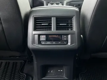 2022 Volkswagen Atlas - image 27