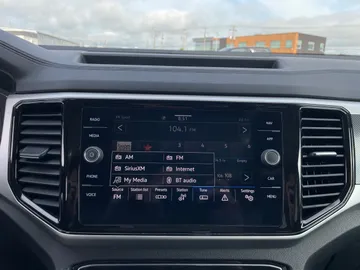 2022 Volkswagen Atlas - image 30