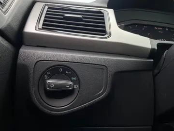 2022 Volkswagen Atlas - image 31
