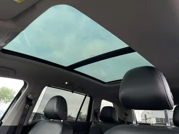 2022 Volkswagen Atlas - image 6