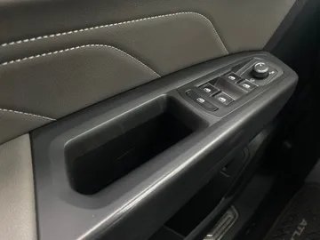 2022 Volkswagen Atlas - image 24
