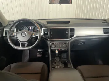 2018 Volkswagen Atlas - image 4