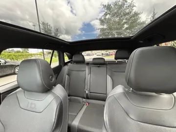 2023 Volkswagen ID.4 - image 9