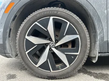 2023 Volkswagen ID.4 - image 7