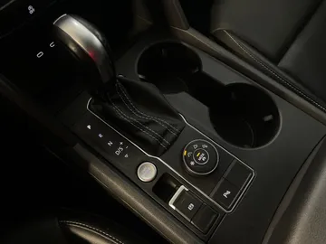 2021 Volkswagen Atlas - image 31