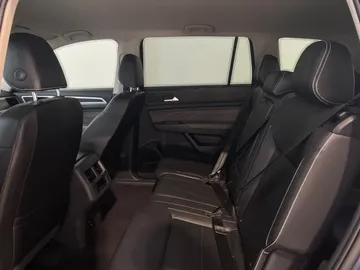 2021 Volkswagen Atlas - image 11