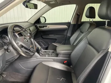 2018 Volkswagen Atlas - image 3