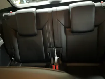 2018 Volkswagen Atlas - image 24