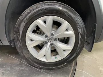 2018 Volkswagen Atlas - image 6