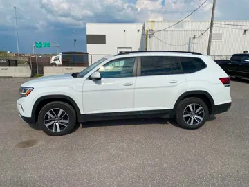 2022 Volkswagen Atlas - image 6