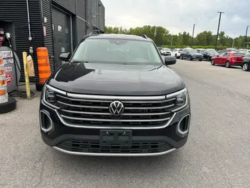 2024 Volkswagen Atlas - image 2