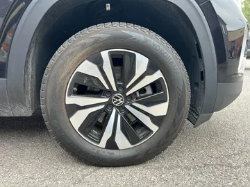 2024 Volkswagen Atlas - image 7