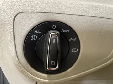 2018 Volkswagen Atlas - image 28