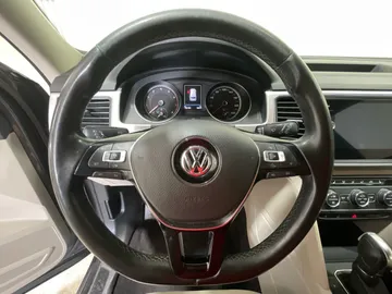 2018 Volkswagen Atlas - image 24