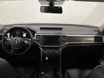 2019 Volkswagen Atlas - image 4