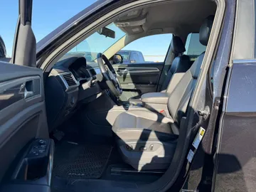 2019 Volkswagen Atlas - image 8