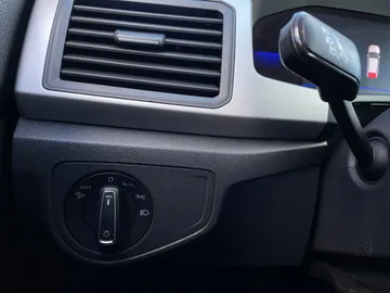 2022 Volkswagen Atlas - image 28